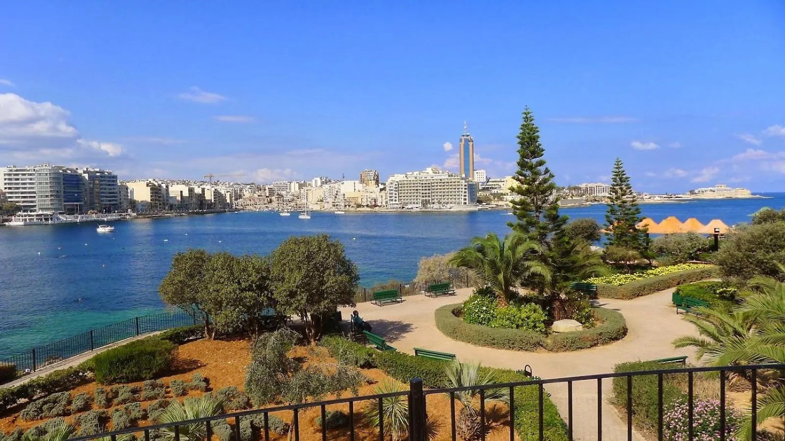 Luxury High-Rise Apartment Mercury Tower San Ġiljan